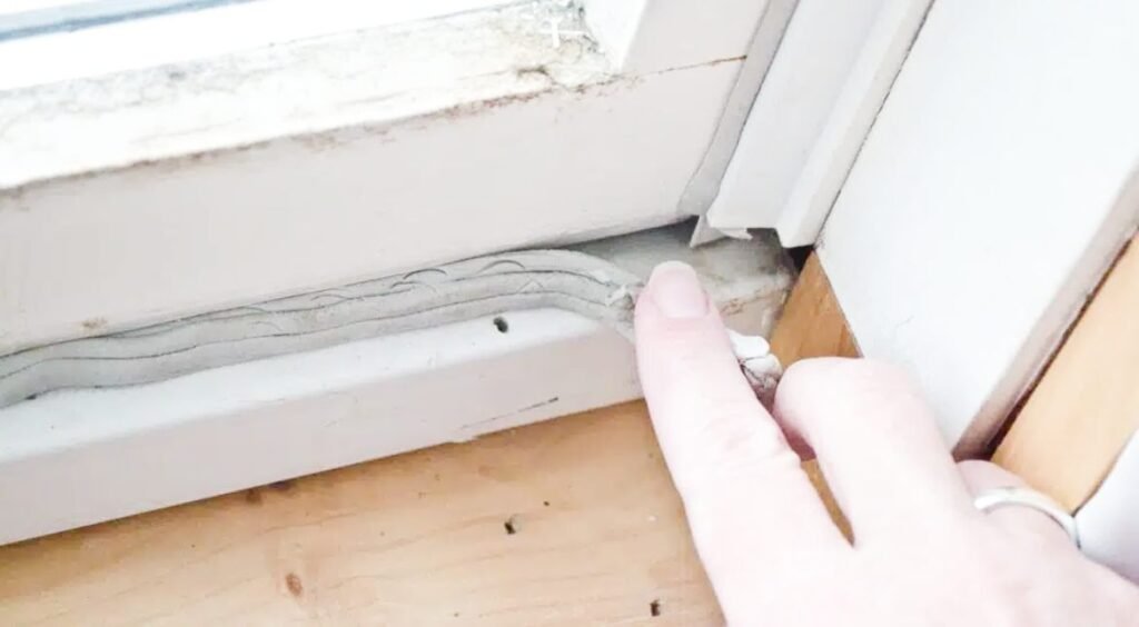 Steps to Remove Old Caulk from Windows